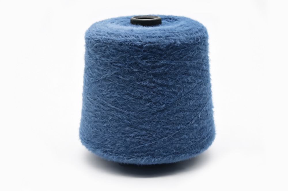 EYNN13000-01 specialty yarn